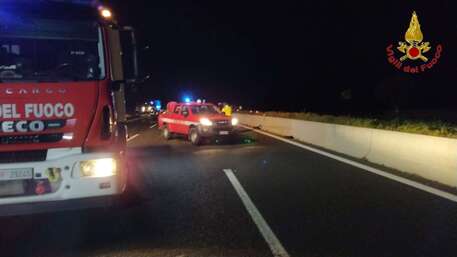 Incidente in autostrada con auto contromano, morti due uomini di Castellammare di Stabia e uno di Sant’Egidio del Monte Albino