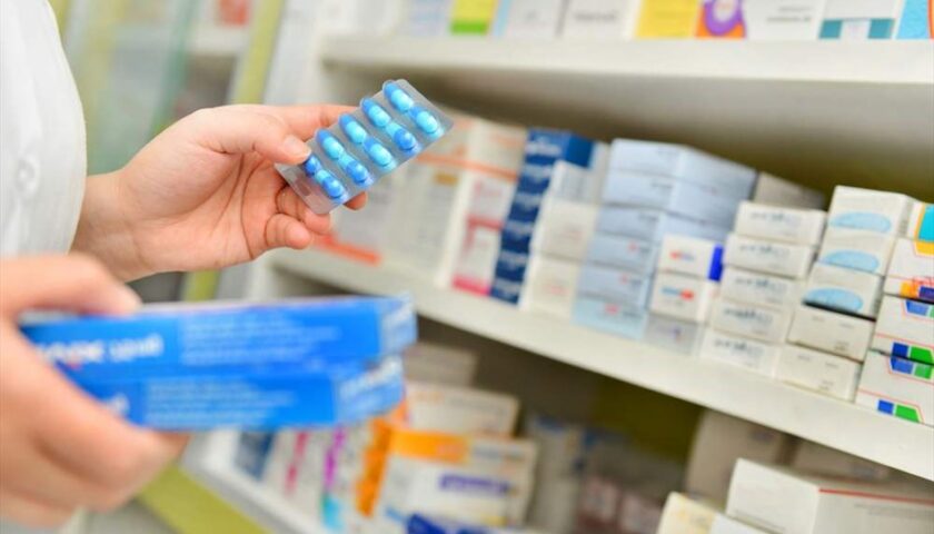 Salerno, prescrizioni medicine  sempre alle stesse farmacie: scattano le indagini