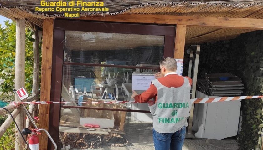 Maiori, sigilli a due sale ristorante: erano fuorilegge, denunciato il titolare di albergo