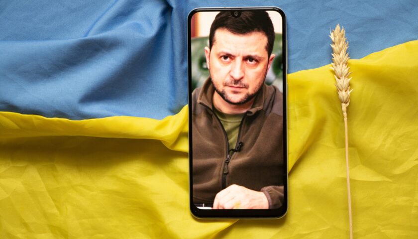 Nuovi raid in Ucraina. Zelensky: ‘La Russia dovrà risarcire tutti i danni’