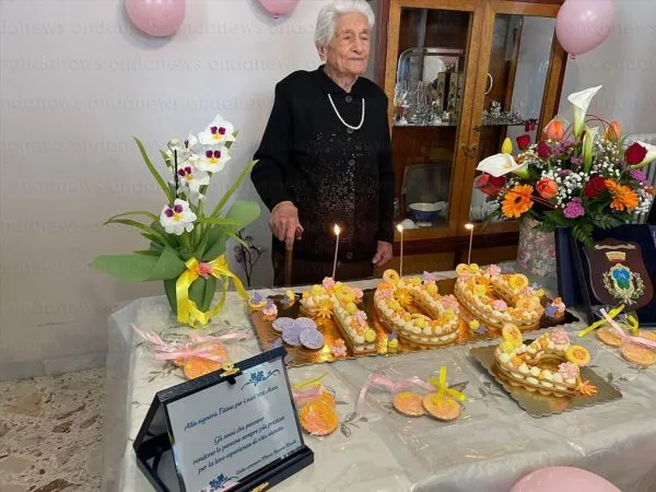 Festa a Montesano sulla Marcellana per i 100 anni di nonna Margherita
