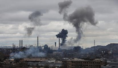 Ucraina, l’aggressione russa si concentra a Est. “Ai difensori di Mariupol restano poche ore”