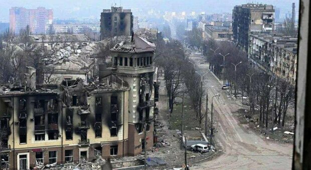 Ucraina, Kiev: “Sostanza sconosciuta” lanciata su Mariupol