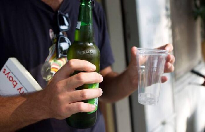 Primo Maggio a Salerno, ordinanza del sindaco: vietata la vendita di bevande d’asporto