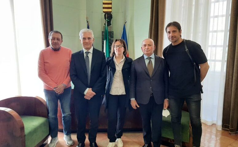 Un Gol per l’Ucraina, sindaco Vincenzo Napoli apre le porte di Salerno: “Evento di alto significato, siamo onorati di ospitarlo”