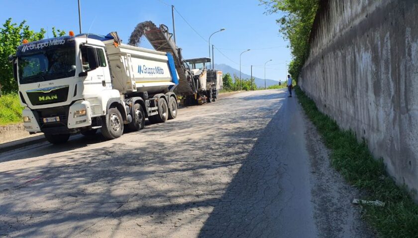 MERCATO SAN SEVERINO, INIZIO LAVORI ALLA SP 309: NUOVA PAVIMENTAZIONE E MESSA IN SICUREZZA