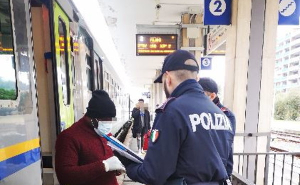 Deve scontare oltre due anni di reclusione, salernitano arrestato alla stazione ferroviaria di Orte