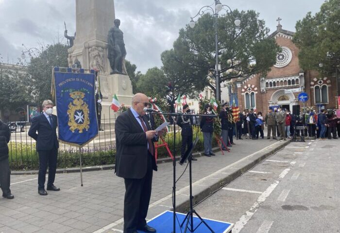 Il 25 aprile a Salerno tra omaggio ai caduti e un pensiero rivolto all’Ucraina