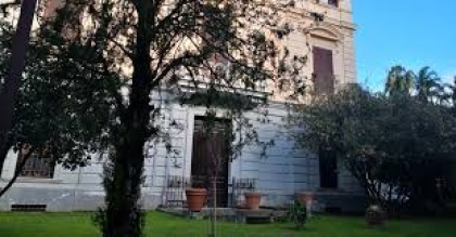 Reflui nel giardino di Villa Lanzara a Sarno, il sindaco ordina di rimuovere gli scarichi