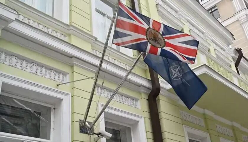 Ucraina: il Regno Unito riapre ambasciata a Kiev