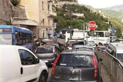 Estate, in Costiera Amalfitana tornano le targhe alterne