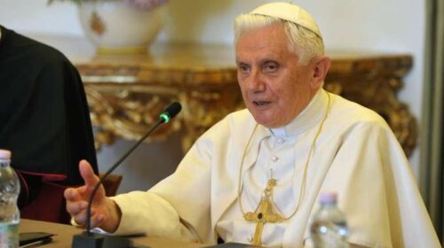 Il 19 aprile 2005 il cardinale Ratzinger diventa Papa Benedetto XVI