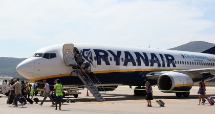 Fumo in stiva, atterraggio di emergenza ad Alghero sul volo Valencia/Napoli