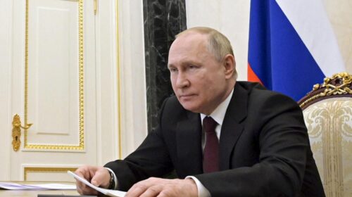 Putin: “Negoziati bloccati da Ucraina”