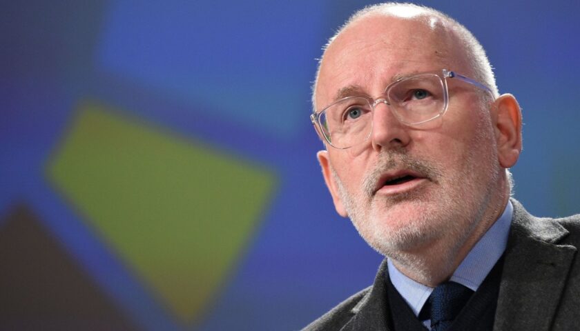 Timmermans: “Le cose in Russia stanno cambiando, Putin più debole”