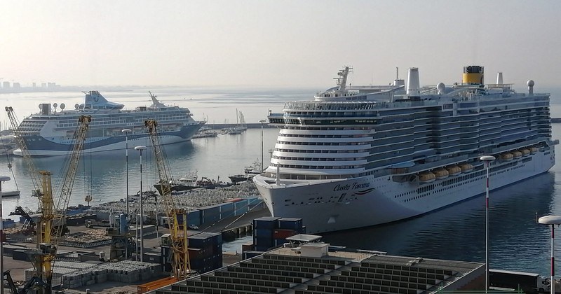 Due navi da crociera nel porto di Salerno