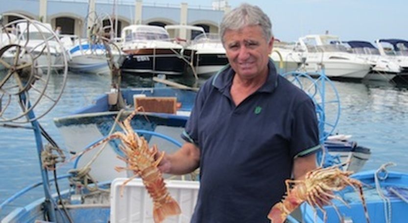 LA STORIA DI ANGELO VASSALLO SINDACO PESCATORE SULLE PAGINE DEL MAGAZINE ATLANTE CULTURA TRECCANI