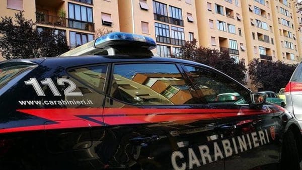 Si finge minorenne per evitare l’espulsione, incastrato dai carabinieri