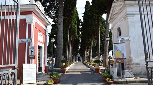 Eboli, furto al cimitero: rubata una statua Eboli, furto al cimitero: rubata una statua