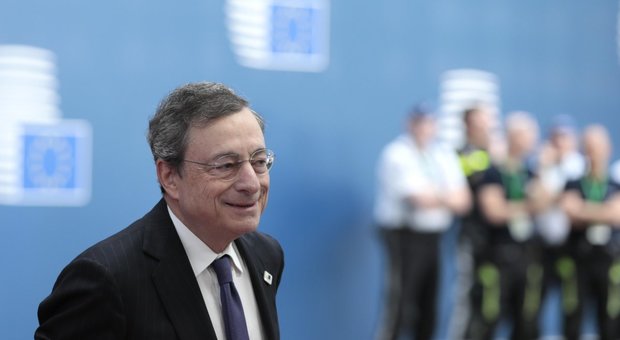 Ucraina, Draghi: “Un successo l’accordo per l’embargo al petrolio russo”