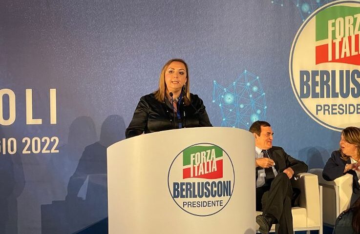 Comvention di Forza Italia a Napoli, l’Eurodeputata Adinolfi: “Giovani, istruzione e lavoro per il futuro del Paese”