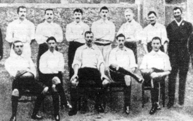 L’8 maggio di 124 anni fa si disputa a Torino la prima partita di calcio di serie A