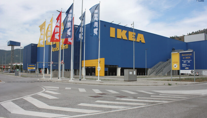 Baronissi, scioperano i lavoratori di Ikea: presidio dalle 9 di oggi. L’azienda: nostra proposta con tanti benefici