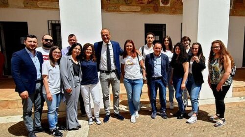 Montecorvino Pugliano, saluto del sindaco e dell’assessore alle politiche giovanili ai 10 volontari del servizio civile Universale che hanno firmato i contratti