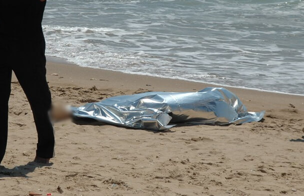 Cadavere in spiaggia ad Agropoli, indagini serrate per arrivare alla verità