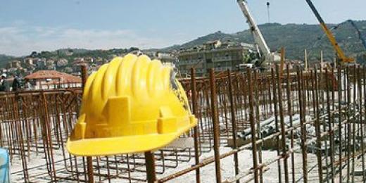 Blitz nei cantieri edili a Salerno, 9 operai a nero. Sospese 3 aziende, denunciati i titolari e multe per 35mila euro