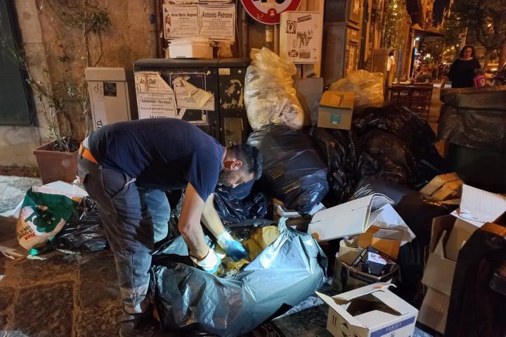 Rifiuti, multati al ristoratori del Centro Storico di Salerno