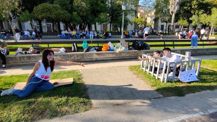 Animal Save, sul lungomare di Salerno il messaggio degli attivisti