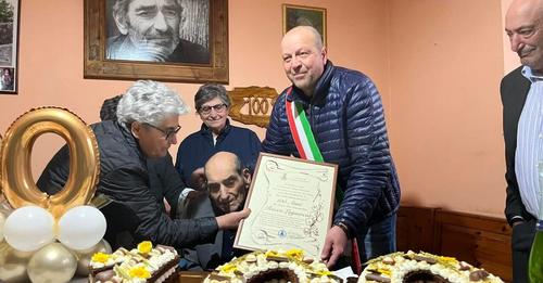Festa a Caselle in Pittari, un secolo di vita per Rocco Loguercio
