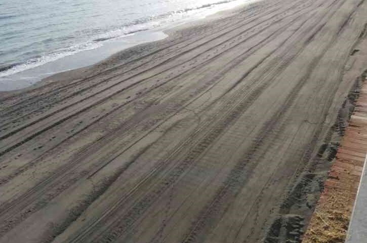 Salerno, altra pulizia delle spiagge cittadine