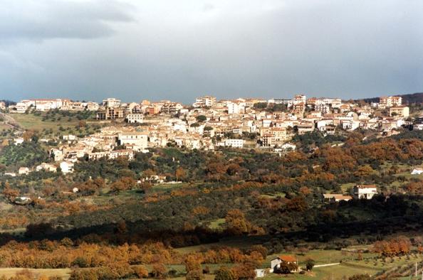 A Serre divieto di portare fuori nel cimitero nel periodo estivo