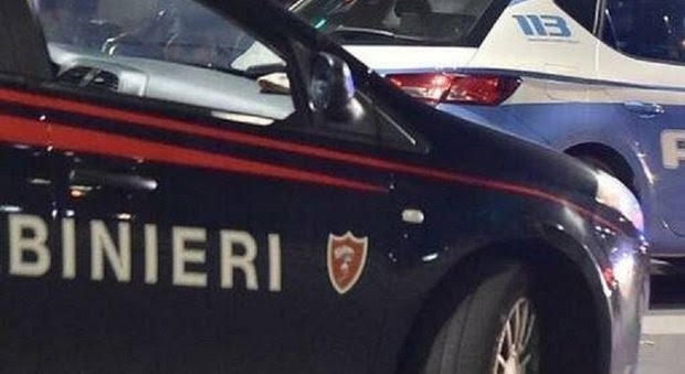 “Ladri in casa”, chiama i carabinieri: ma nell’appartamento c’era la moglie a letto con l’amante