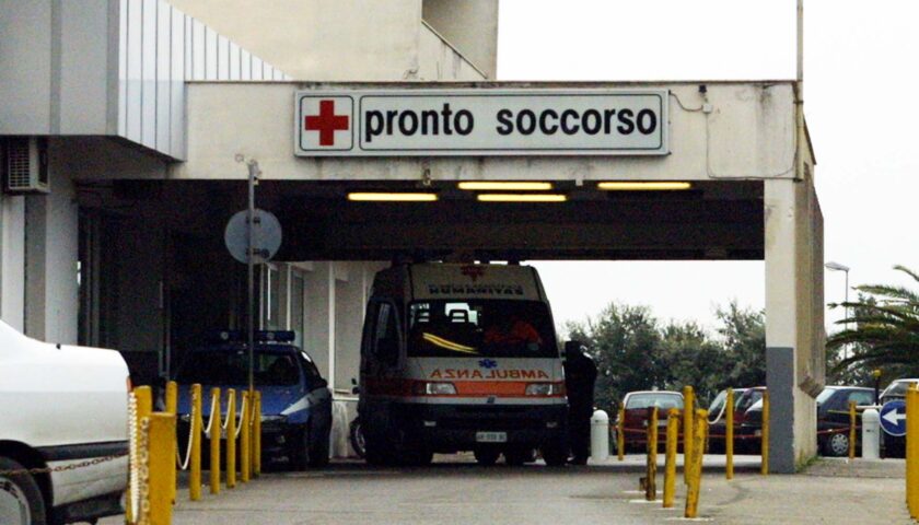 Ospedale Salerno, sotto pressione il pronto soccorso