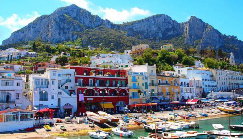 Rubano zaino contenente 3400 euro a Capri: nei guai anche dei salernitani
