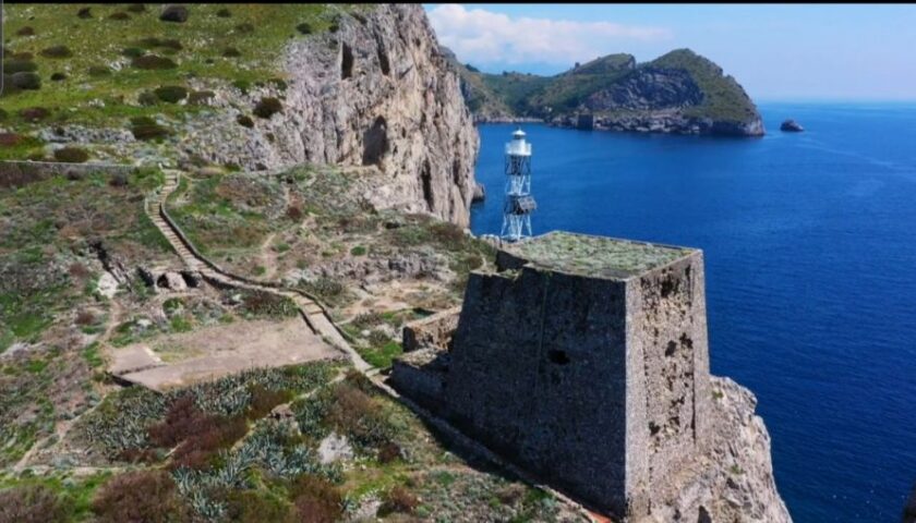 “Proteggi il mare, rispetta le regole dell’Area Marina Protetta”, Punta Campanella lancia la campagna social