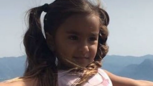 Si allontana in spiaggia, trovata in acqua: a Torre Annunziata muore bimba di 4 anni