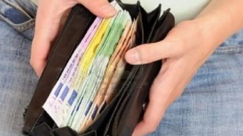 Giovane di Polla trova un portafogli con mille euro a Petina e lo restituisce