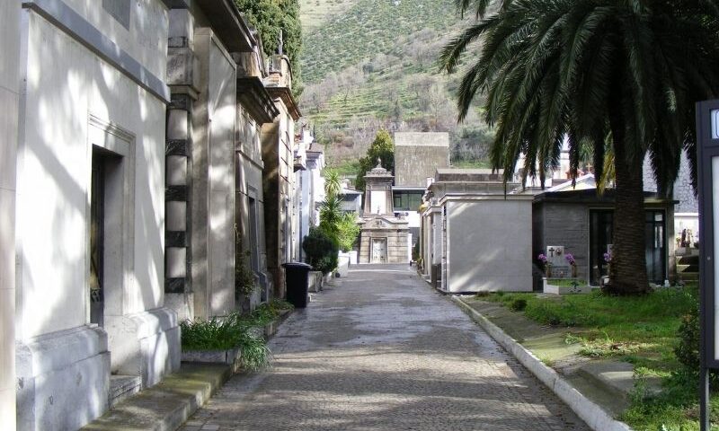 A Pontecagnano il cimitero chiude per 3 giorni