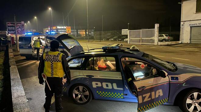 Tentano rapina in autostrada, arrestati due scafatesi