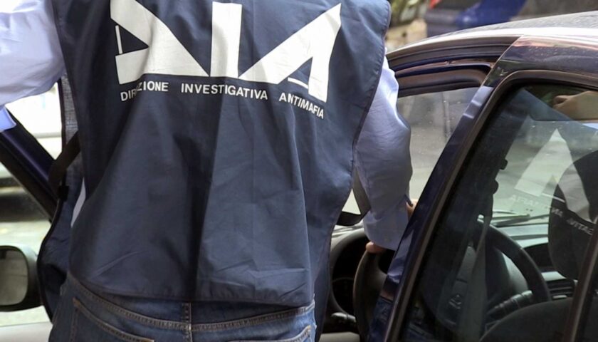 Armi da guerra e materiale esplodente, 4 arresti