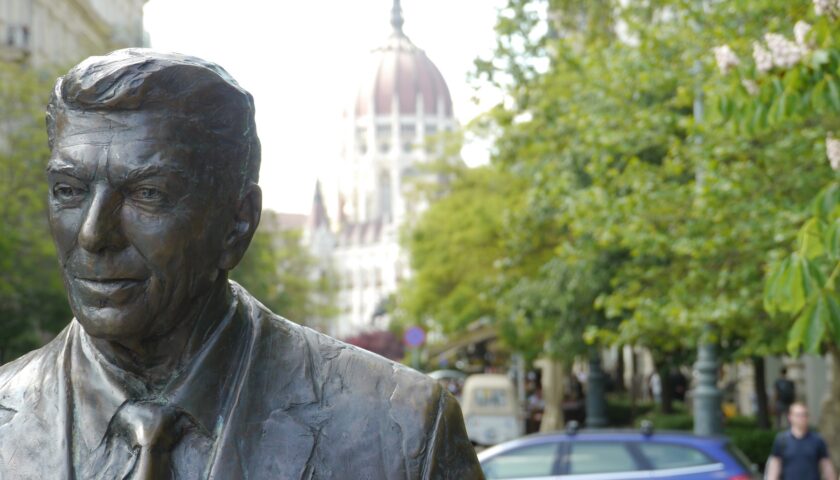 Il 5 giugno di 19 anni fa muore a Los Angeles l’ex presidente Usa e attore Ronald Reagan