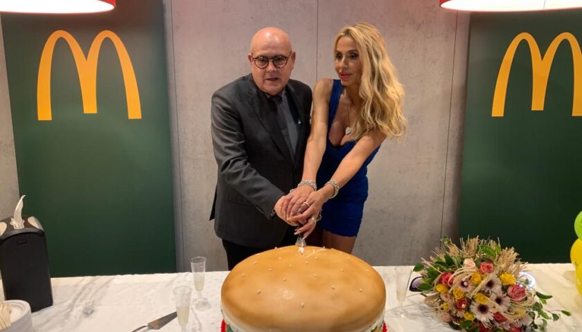 McDonald’s di Battipaglia, festa con Valeria Marini