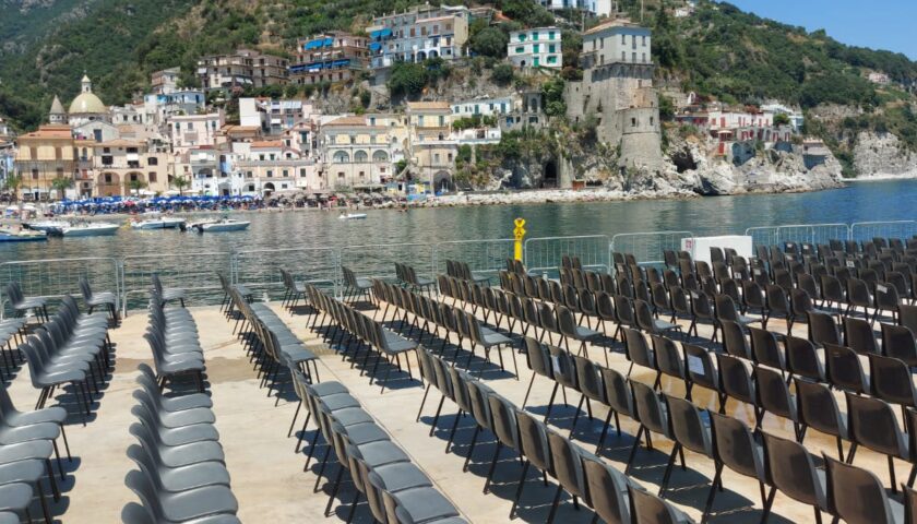 LE NOTTI AZZURRE  DI “ON WAVES” AL PORTO DI CETARA: VENERDI’ TRIBUTO A GABER, RINO GAETANO E DE ANDRE’