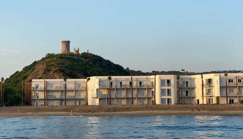 Cilento. Ecomostro a Torre di Velia, i senatori Ruotolo e De Petris: “Stop a quel progetto ne chiederemo conto ai ministri Franceschini e Cingolani”