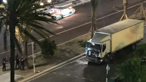 Il 14 luglio del 2016 un camion piomba sulla folla a Nizza: 85 morti e 200 feriti
