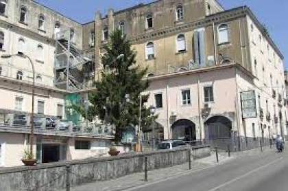 Caos allo stadio di Cava de’ Tirreni, poliziotto in ospedale